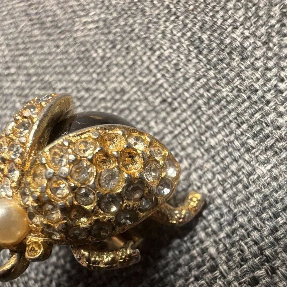 Vintage Gold Tone Bee Brooch Pin